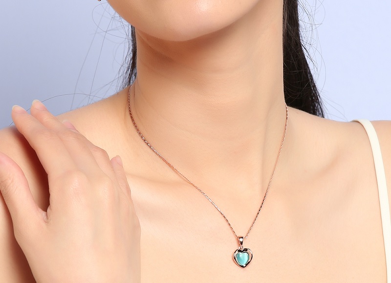 Dây chuyền hình trái tim xanh nhẹ nhàng